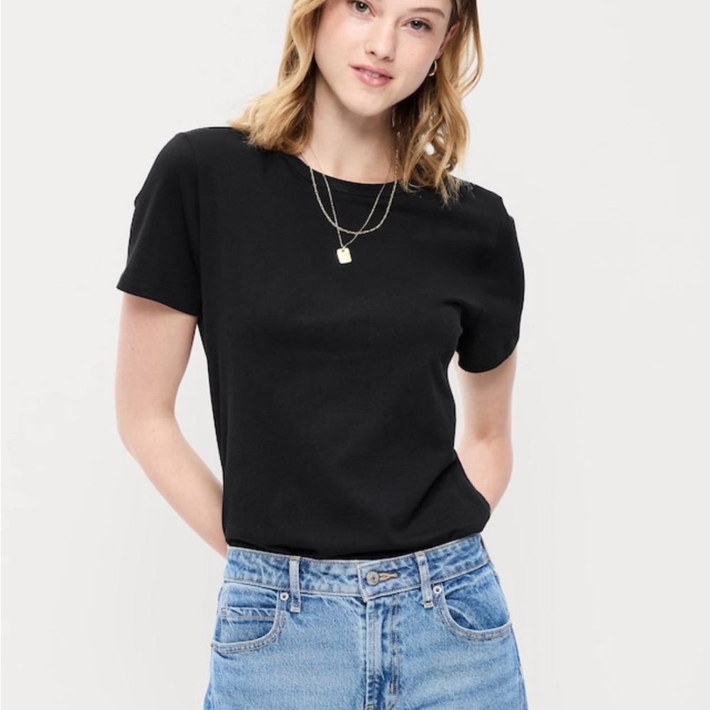 Old Navy Black Short Sleeve Tee - Picture 2 of 11
